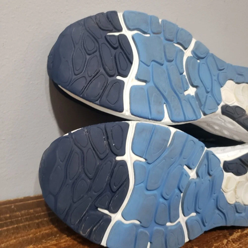 New Balance mens size